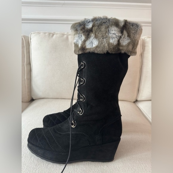 STUART WEITZMAN Womens Black Suede Lace-up Wedge Boots with Faux Fur Trim 9.5 - Picture 2 of 15
